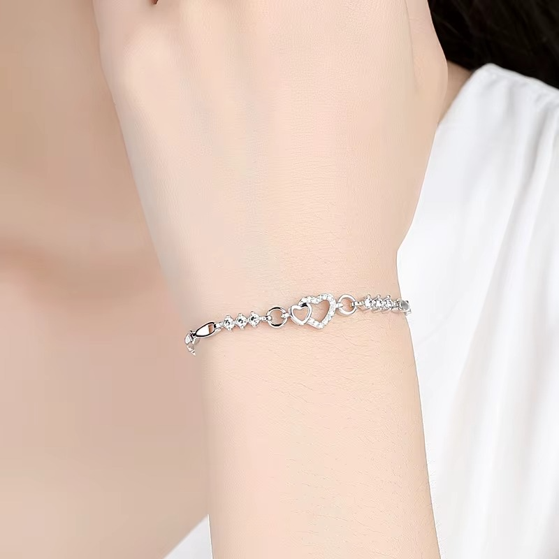 Elegant Heart & Crystal Bracelet